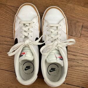 Women’s Nike Court legacy sneakers